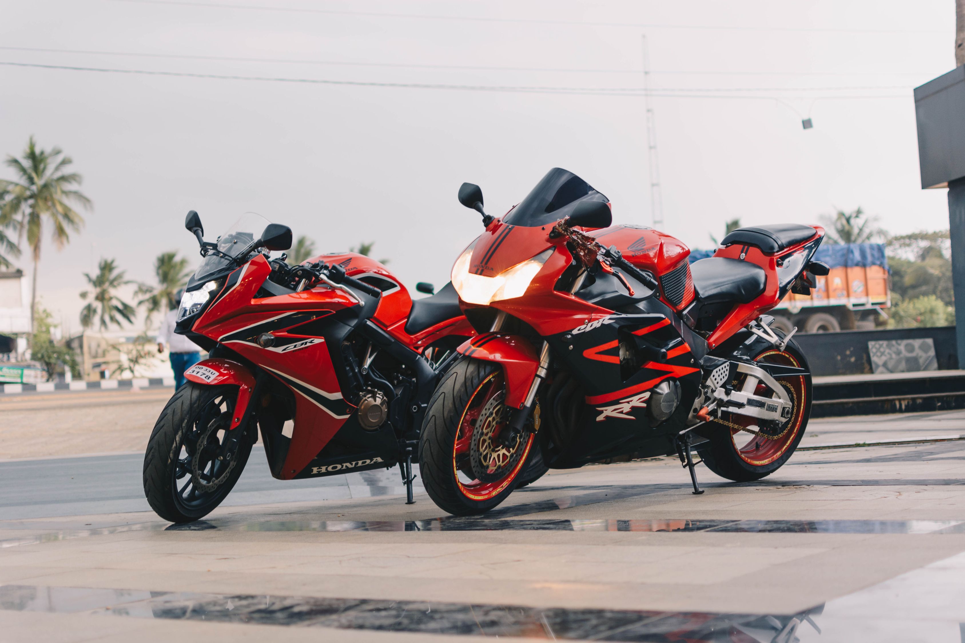 「本田cbr400rr」〃本田CBR400rr,限量版深蓝糖果色黑色